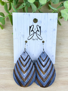 Teardrop - Black Marble Jagged Stripes